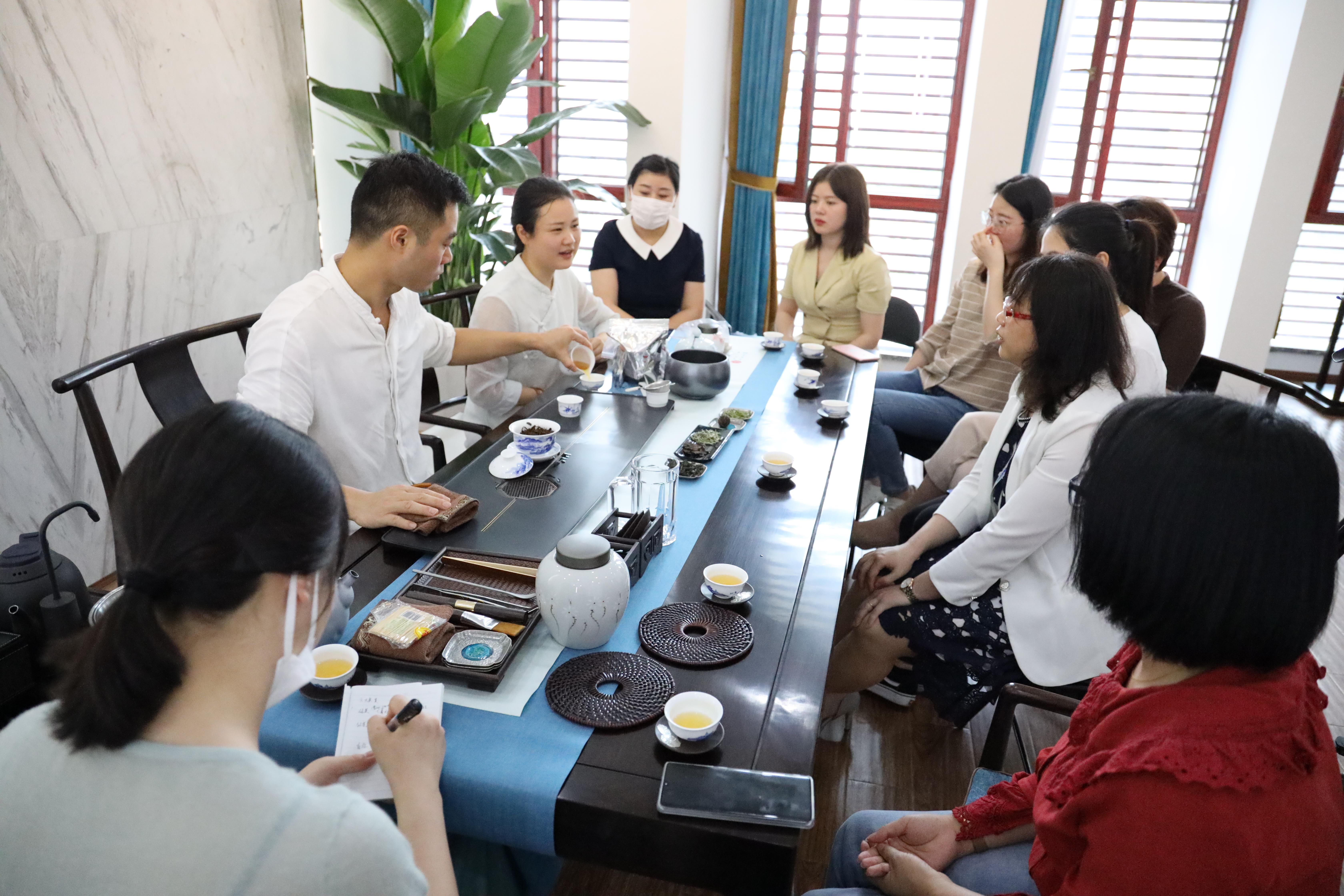 “習茶有禮，為人有度”——發(fā)達集團商務(wù)茶藝培訓