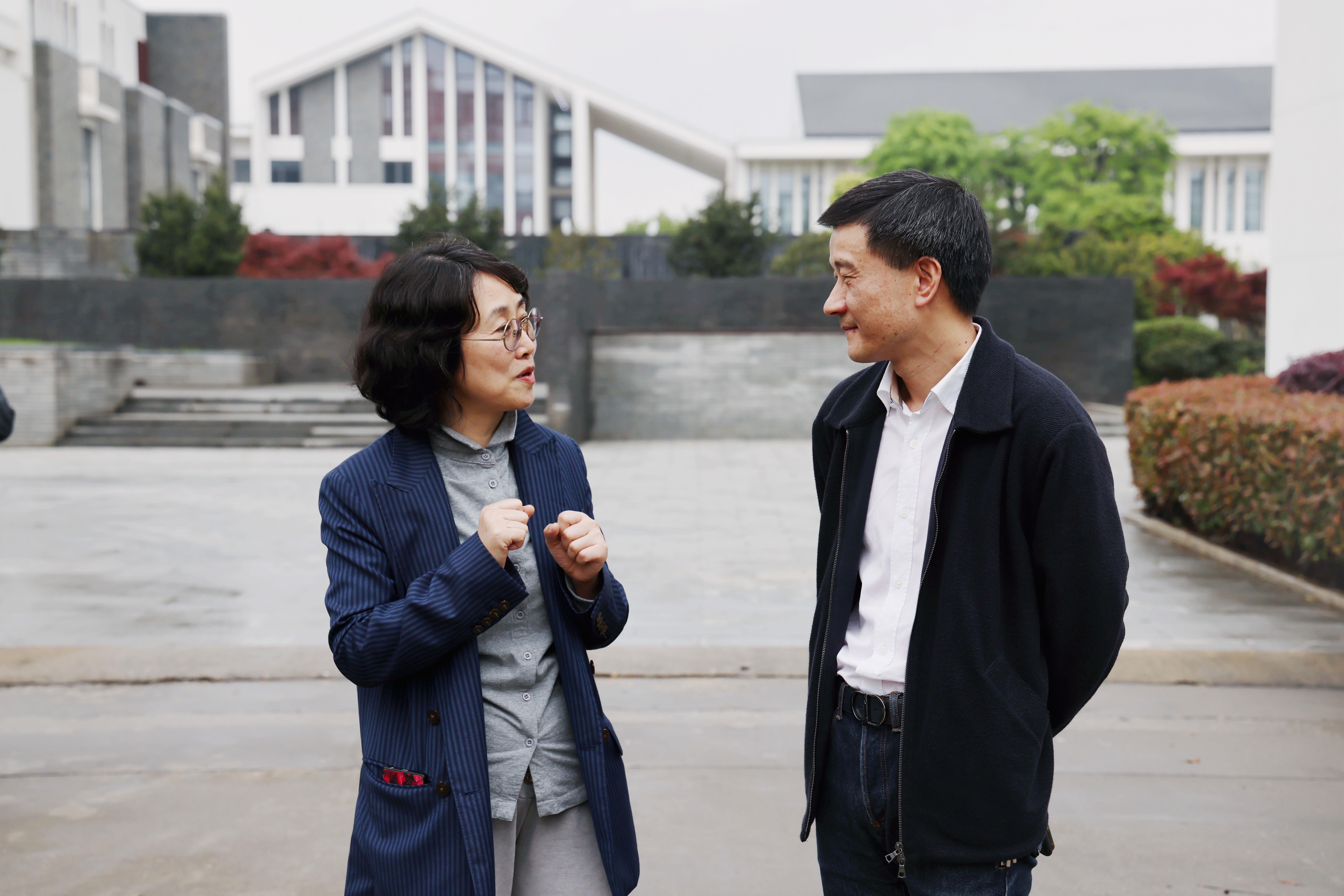 江西省委統戰部副部長(cháng)、省工商聯(lián)黨組書(shū)記高鷹群一行蒞臨發(fā)達集團調研指導